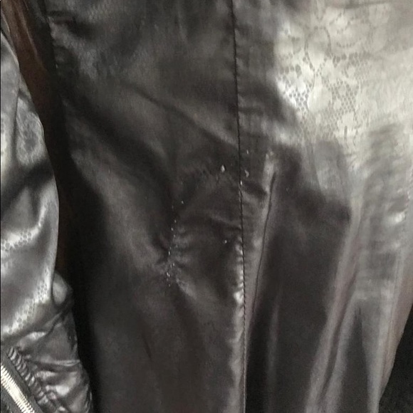 Gues Coat Black and White - Picture 16 of 16